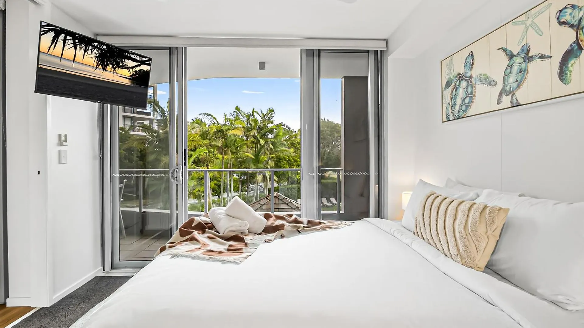 Karmasea Beachside Holiday 2 Bedroom Apartment Alexandra Headland