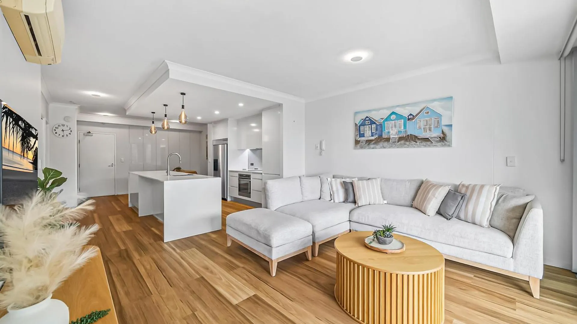 Karmasea Beachside Holiday 2 Bedroom Apartment contacts